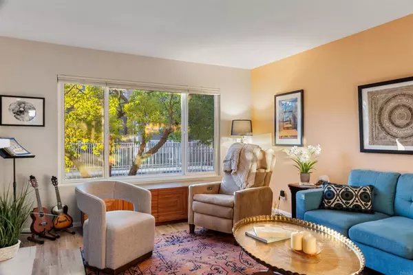 Carlsbad, CA 92008,2525 Jefferson ST #E