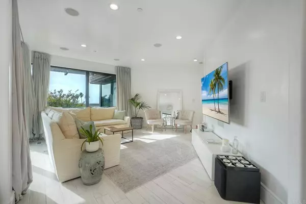 Del Mar, CA 92014,300 9th St.