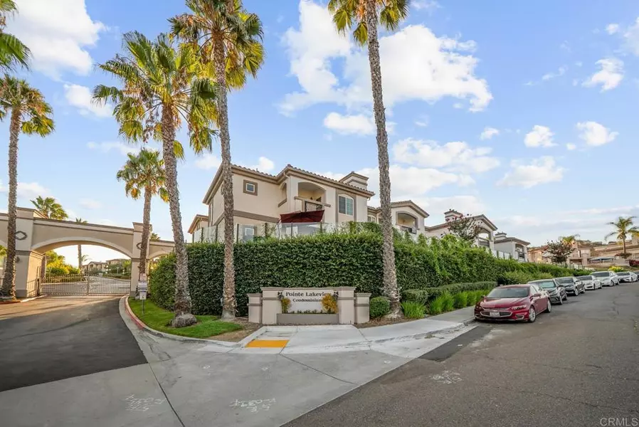 2707 Lake Pointe Dr #204, Spring Valley, CA 91977