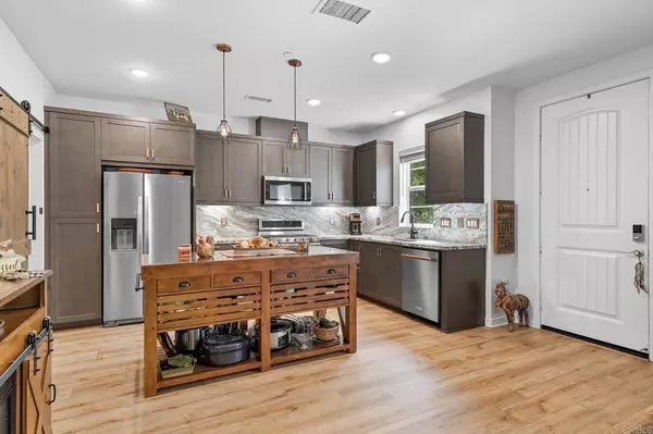 San Marcos, CA 92078,122 Diamante RD