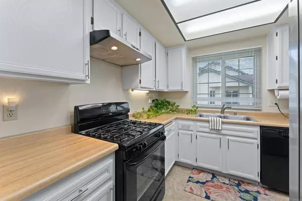 Escondido, CA 92025,472 DEVONSHIRE GLN