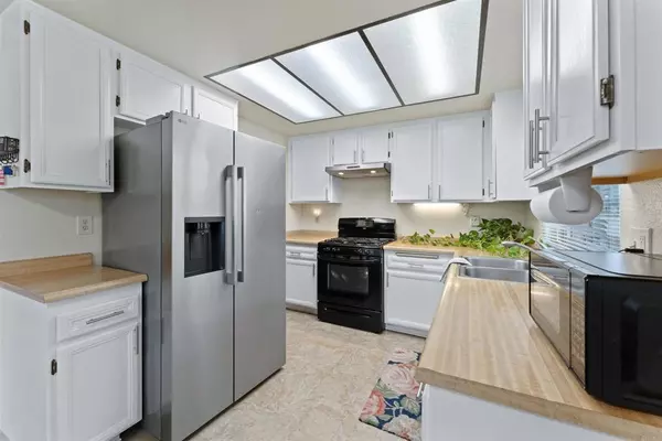 472 DEVONSHIRE GLN, Escondido, CA 92025