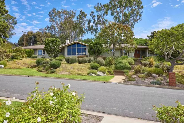 3190 Falcon DR, Carlsbad, CA 92008