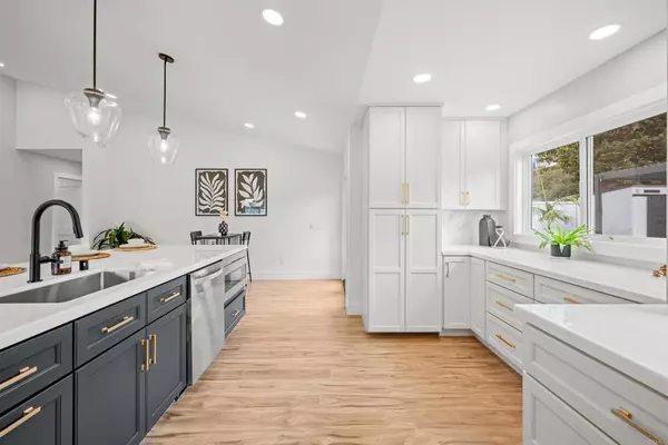 Oceanside, CA 92056,3338 Par DR