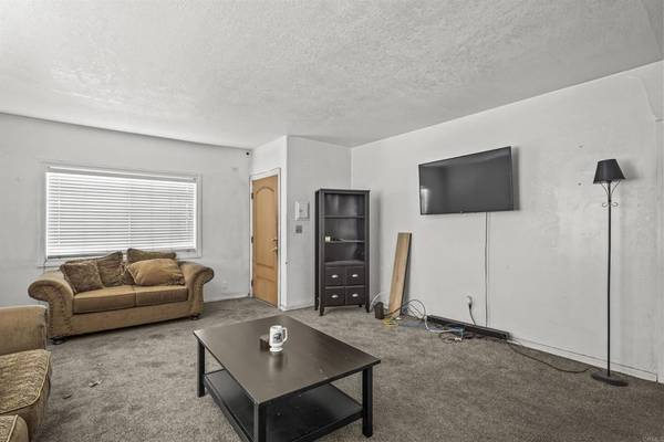 Escondido, CA 92025,127 W 5Th AVE