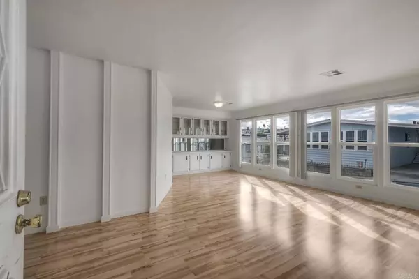 San Marcos, CA 92078,1175 La Moree DR #7