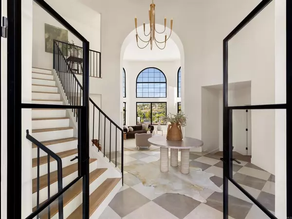 Carlsbad, CA 92009,3010 Cadencia ST