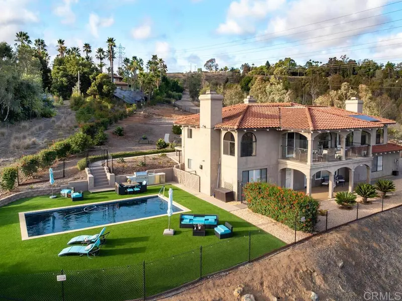 7087 Rancho Santa Fe View CT, Rancho Santa Fe, CA 92067