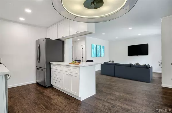 Del Mar, CA 92014,13754 Mango DR #224