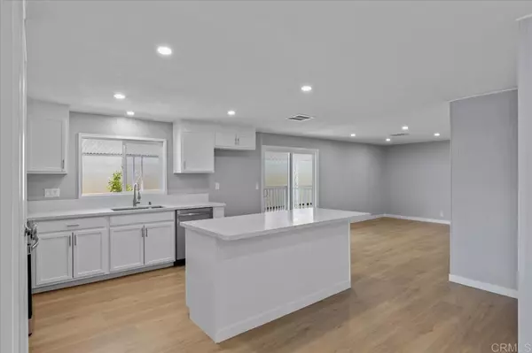 San Marcos, CA 92078,1145 E Barham DR #15