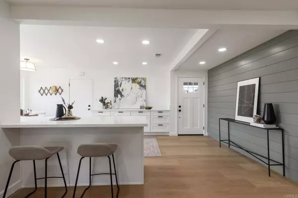 San Diego, CA 92122,5977 Erlanger ST