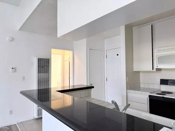 Torrance, CA 90502,808 Coriander Dr #D