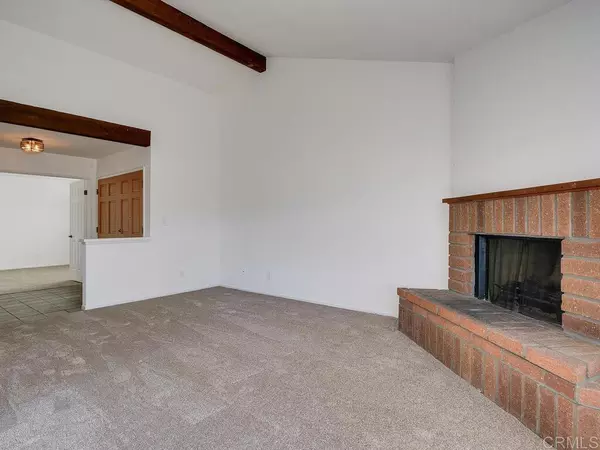 Fallbrook, CA 92028,1714 Woodlark LN