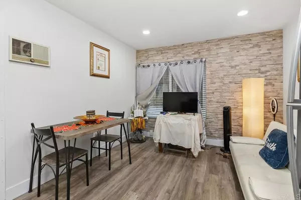 San Diego, CA 92104,3776 Alabama ST #116