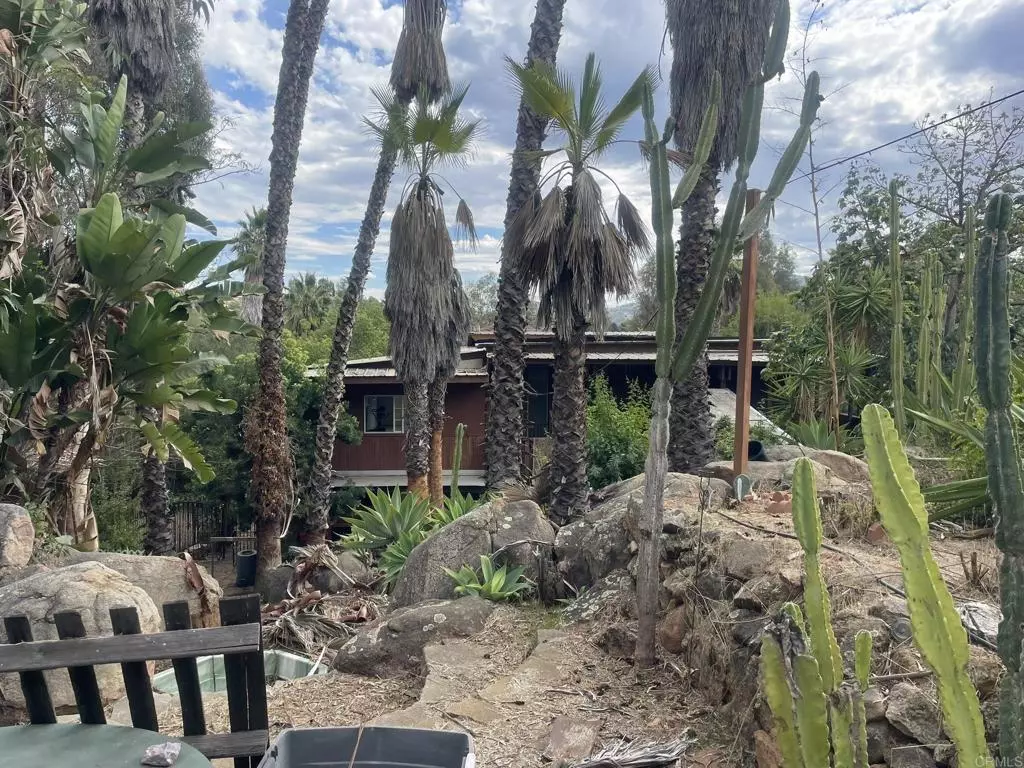 Escondido, CA 92025,14082 Los Cielos