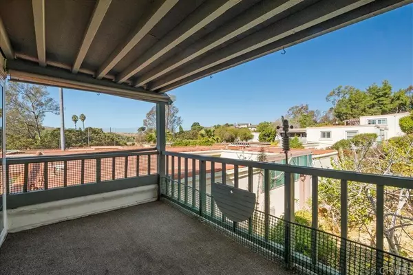 Oceanside, CA 92057,3621 Vista Campana S #107
