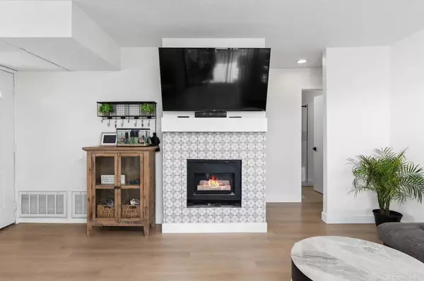 San Diego, CA 92129,13317 Caminito Ciera #149