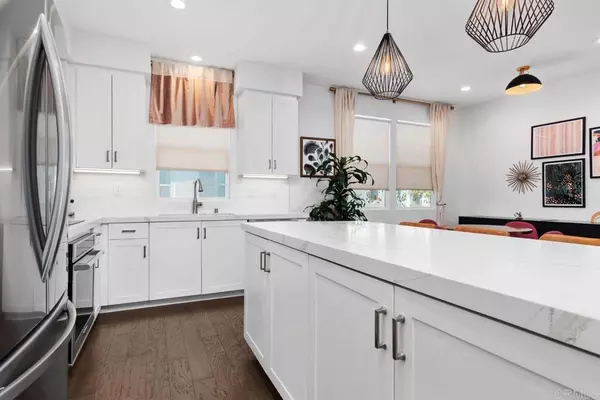 Carlsbad, CA 92011,1845 Cliff Swallow LN