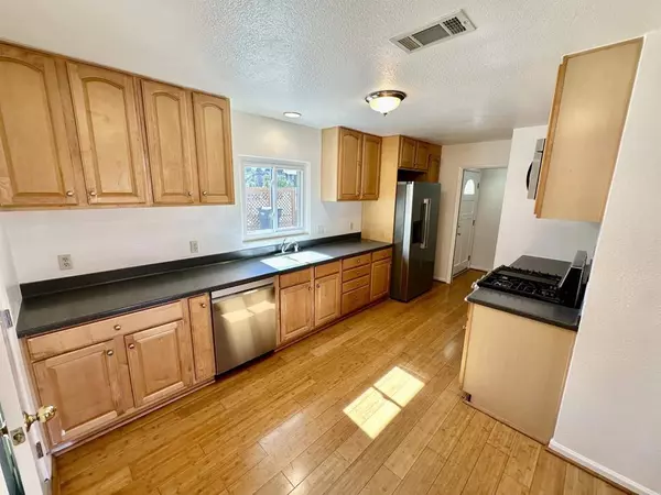 Fallbrook, CA 92028,2445 S. Stage Coach Ln LN