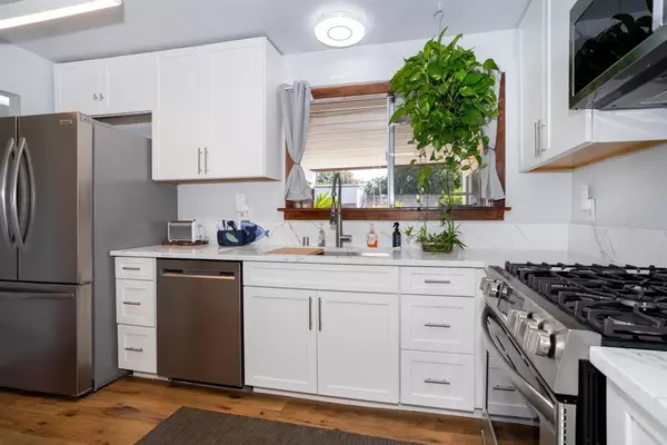 Oceanside, CA 92056,4813 Rising Glen