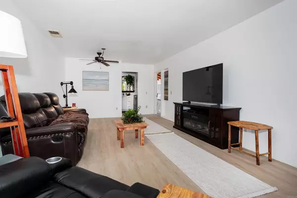 Oceanside, CA 92056,4813 Rising Glen