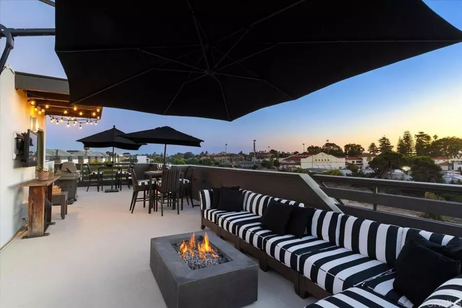 2517 State ST, Carlsbad, CA 92008