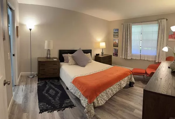 La Jolla, CA 92037,8840 Villa La Jolla DR #221