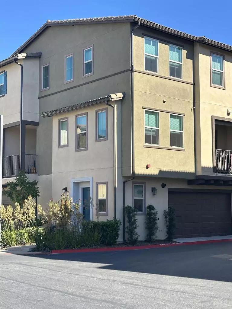 Oceanside, CA 92056,1622 Fig Tree WAY