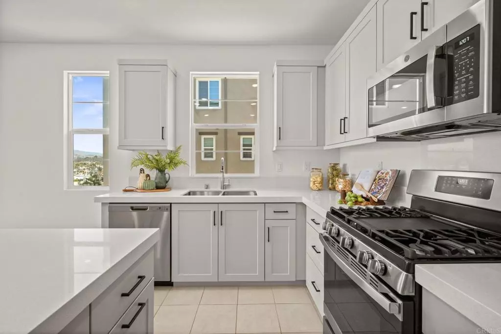 San Marcos, CA 92078,1229 Sunrise #104