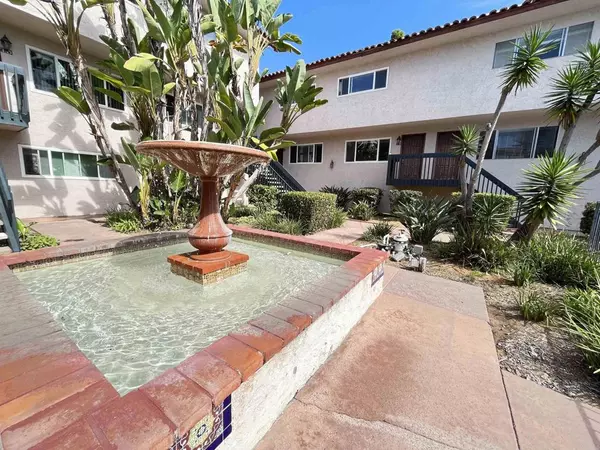 Del Mar, CA 92014,2582 Del Mar Heights RD #17