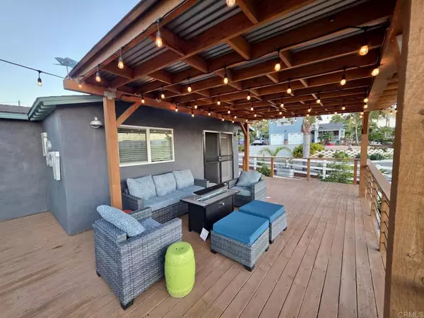 Vista, CA 92083,1030 Maryland DR