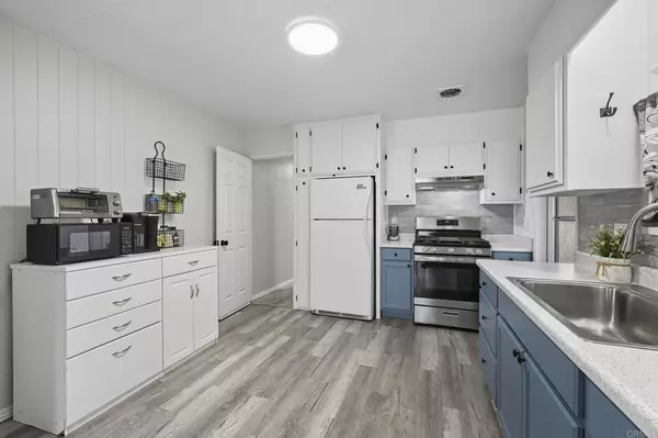 El Cajon, CA 92021,12530 Royal RD #25