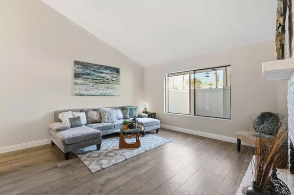 Vista, CA 92083,374 Forest PL