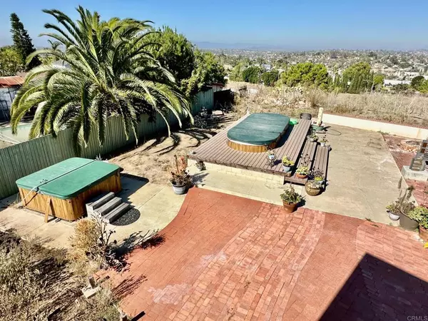 Vista, CA 92081,880 Crest View Rd