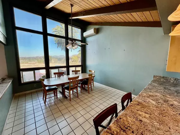 Vista, CA 92081,880 Crest View Rd