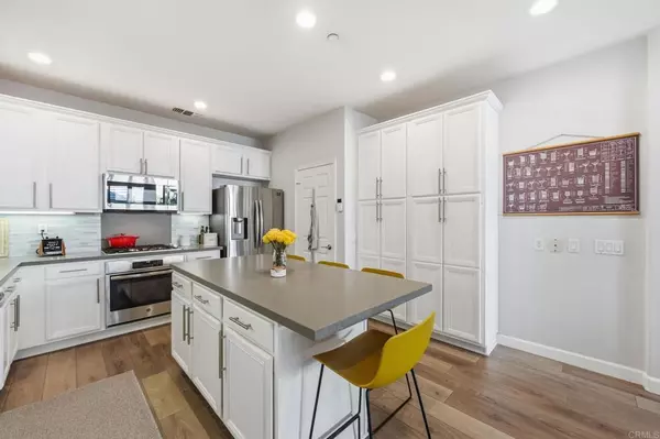 Carlsbad, CA 92011,6485 Alexandri CIR