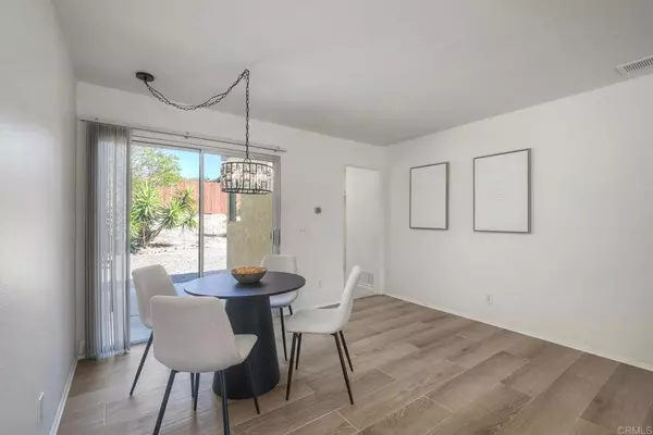 Oceanside, CA 92056,4564 Quailridge DR