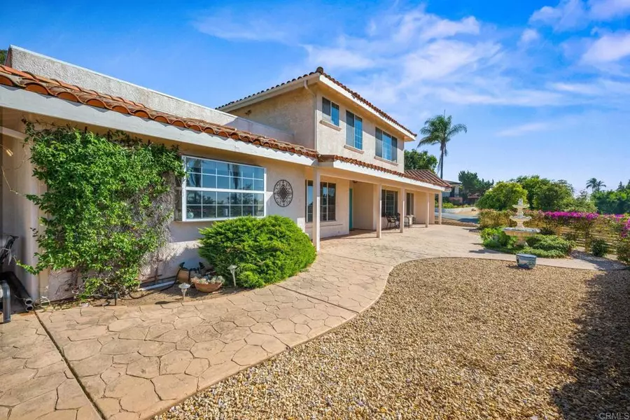 330 Skyline DR, Vista, CA 92084