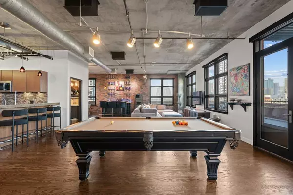 San Diego, CA 92101,877 Island AVE #701