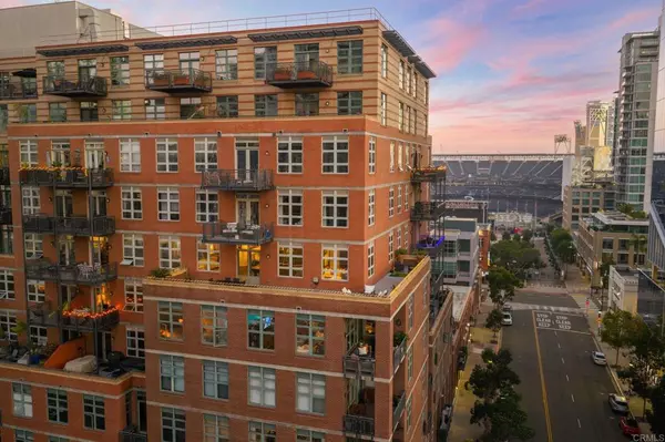 San Diego, CA 92101,877 Island AVE #701