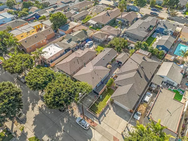 Inglewood, CA 90301,927 S Eucalyptus Ave