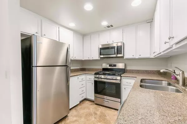 San Diego, CA 92103,3666 3rd AVE #204