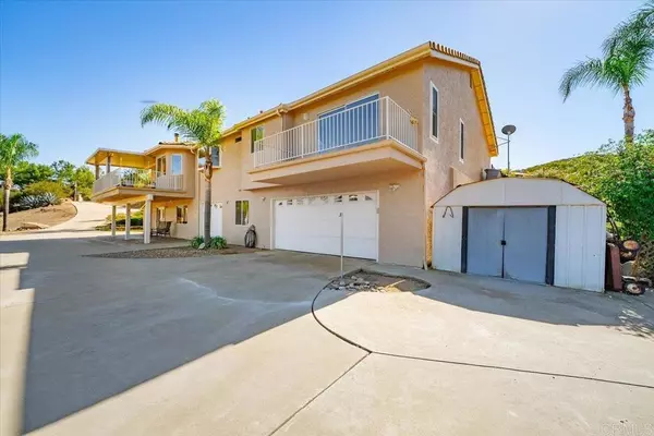 Ramona, CA 92065,16996 Archie Moore Ring