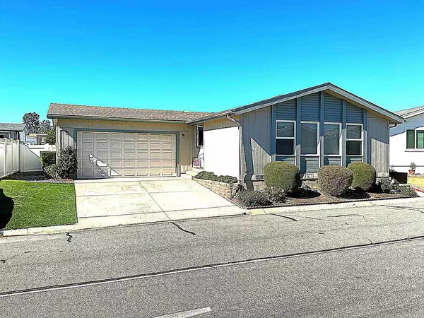 632 Via Bogota, Vista, CA 92081