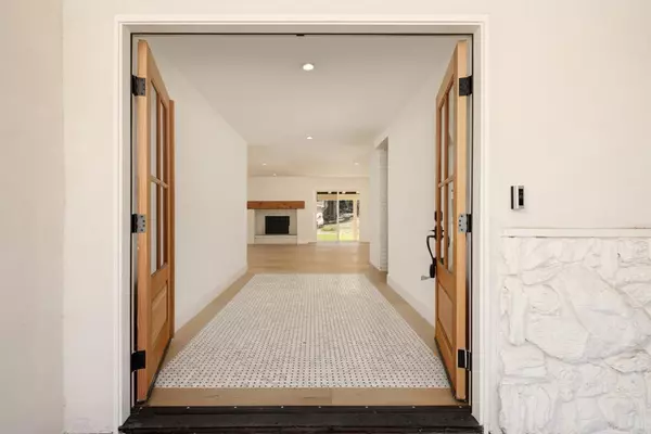 Del Mar, CA 92014,14980 Via De La Valle