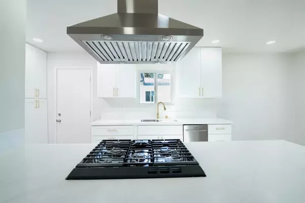 Oceanside, CA 92057,251 Avenida Descanso