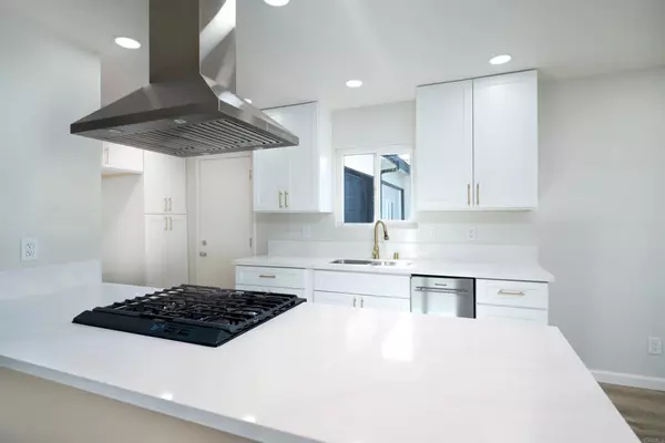 Oceanside, CA 92057,251 Avenida Descanso