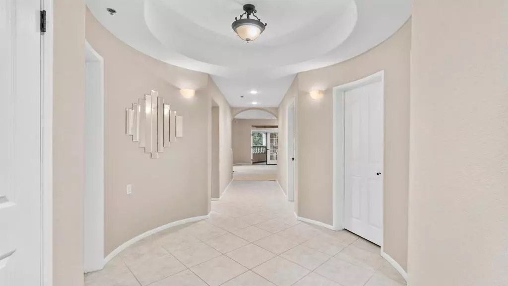 La Jolla, CA 92037,2894 Torrey Pines Rd