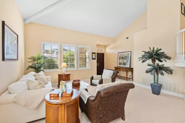 Carlsbad, CA 92009,2916 Avenida Valera