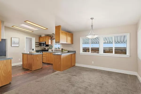 Escondido, CA 92029,2400 W Valley Pkwy #SPC 86